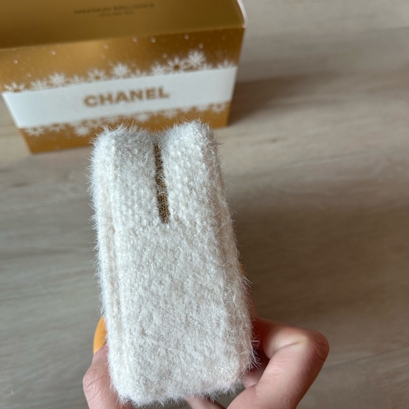 Chanel 2024 Maximum Brilliance Lipgloss Trio Holiday Set - Picture 5 of 6